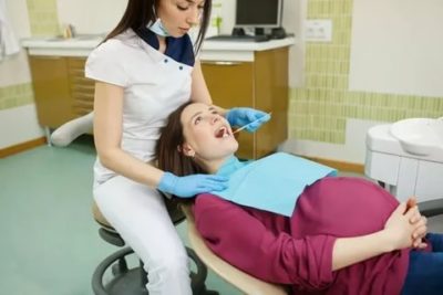 Можно ли лечить зубы во время беременности