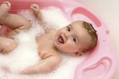Можно ли купать ребенка в обычной воде