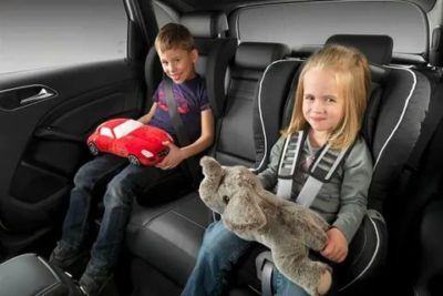 Можно ли перевозить ребенка на переднем сидении грузового автомобиля