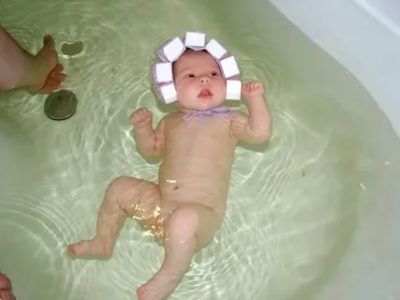 Сколько по времени можно купать новорожденного