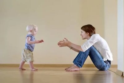 Как правильно научить ребенка ходить