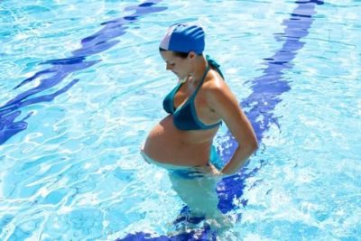 Можно ли ходить в бассейн во время беременности