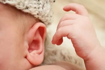 Когда у ребенка развивается слух