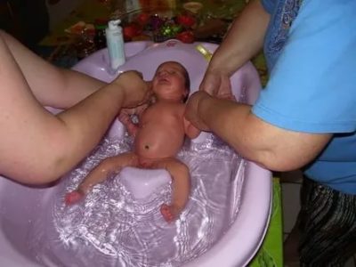 Можно ли купать ребенка в воде из под крана
