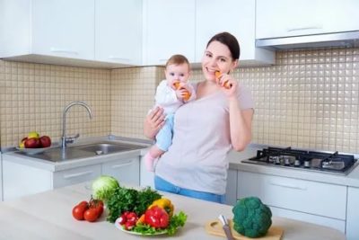 Как правильно питаться кормящей маме